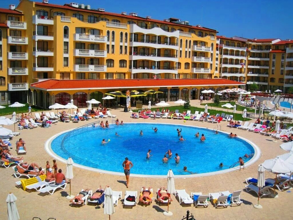 Солнечный берег болгария. Магазины болгарии солнечный берег. Sunny beach солнечный берег. Солнечный бряг болгария. Магазины болгарии солнечный берег.