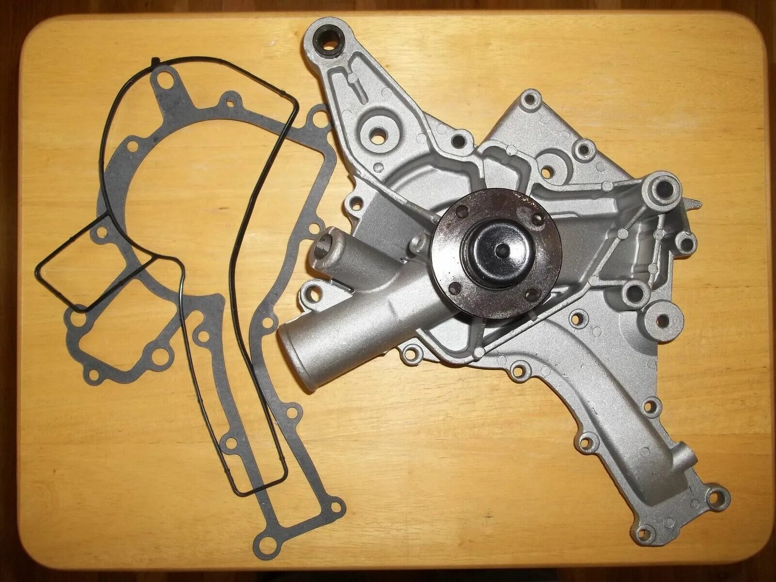 Помпа м102 мерседес. Помпа 651 мотор мерседес. Помпа w204 m274. 2 cdi 646. Помпа мерседес 111.