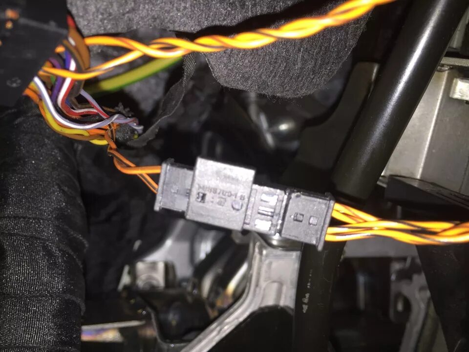 Разъем для кан шины фольксваген. Can шина для магнитолы рсд 210. Кан шина поло седан 2012. Кан шина приора 2013. Кан шина поло седан 2011.