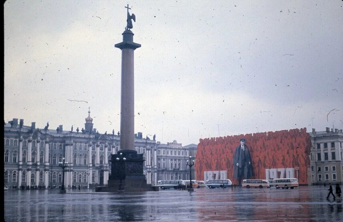 Ленинград Дворцовая площадь СССР. Город Ленинград 1970. Дворцовая площадь 1970 год Питер. Ленинград Дворцовая 1976. Страна с городом ленинградом