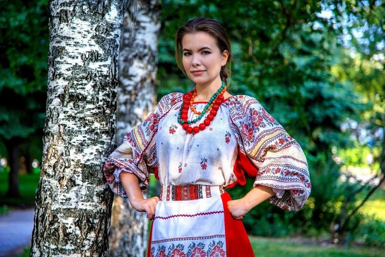 Русский национальный костюм. Русский сарафан. Одежда руса. Одежда руса. Одежда руса.