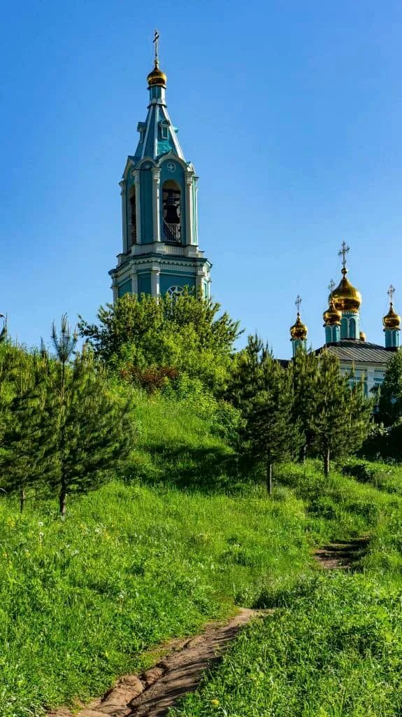 Крылатское храм рождества расписание. Крылатское храм рождества расписание. Храм крылатские холмы. Москва храм рождества пресвятой богородицы в крылатском. Церковь в крылатском на холмах.