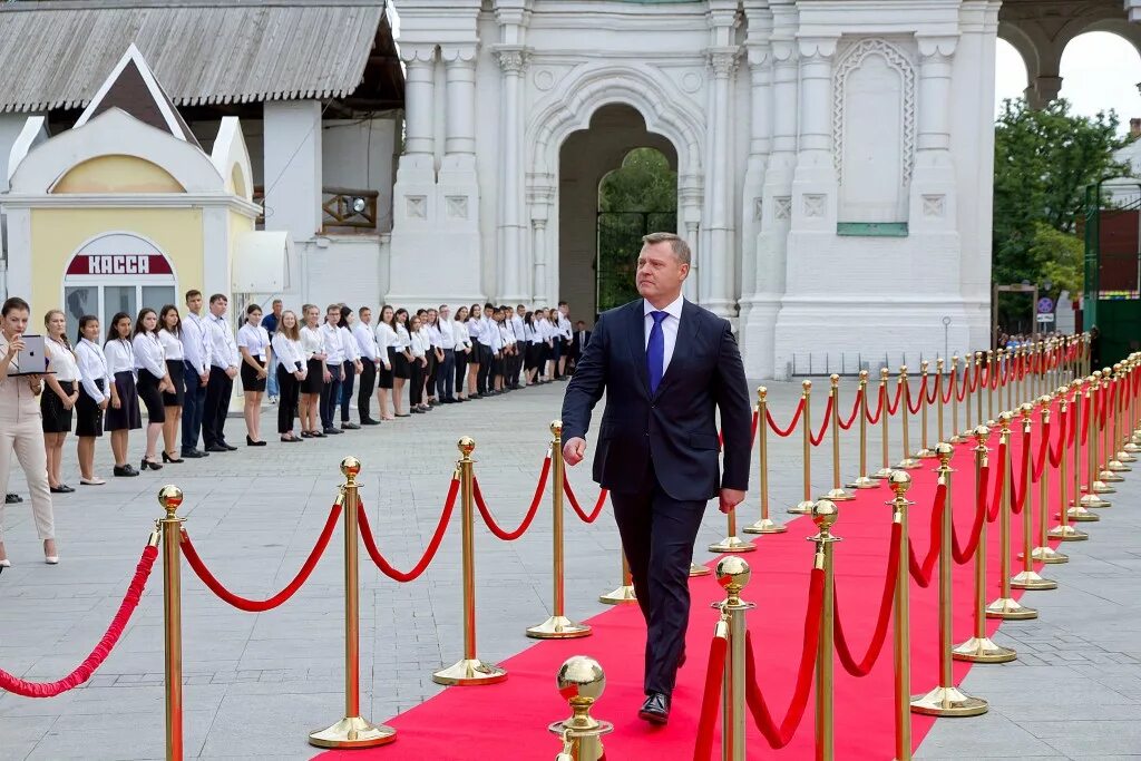 Вступление в должность губернатора. Празднование юбилея. Дипломатический прием. Дипломатический ужин. Корпоративные мероприятия.