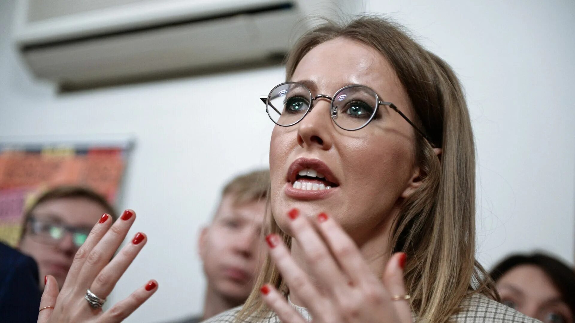 Передача про собчак. Собчак в молодости в клубе. Передача про собчак. Передача про собчак. Собчак 2022.