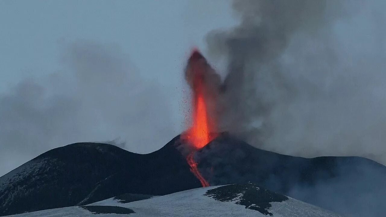 Координаты вулкана Этна. Извержение вулкана на острове Тонга. Географические координаты вулкана Этна. Вулкан 5.