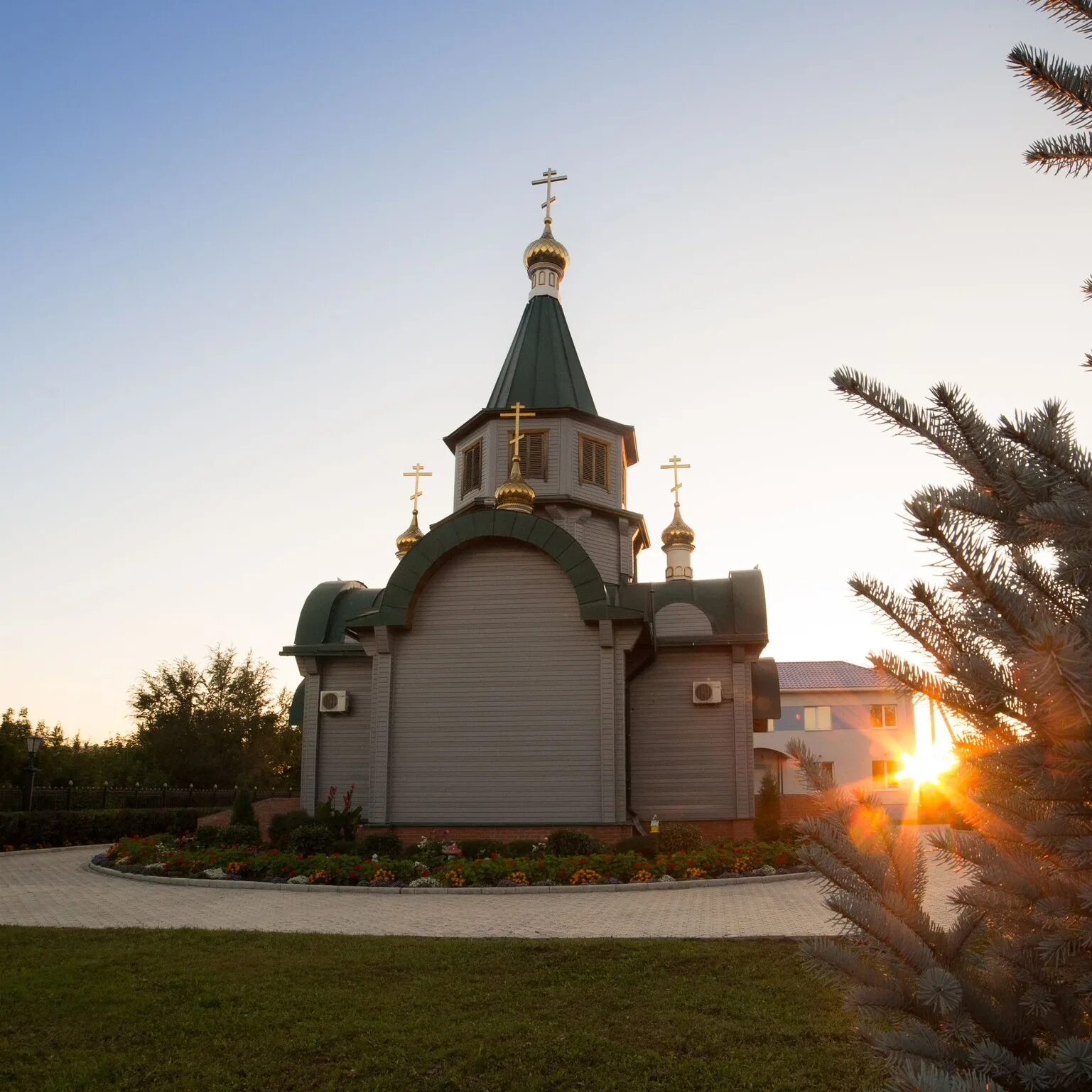 Церковь успенской богородицы. Храм Успения Божией матери Сызрань. Сызрань Церковь Успения Пресвятой Богородицы. Сызрань Успенская Церковь. Успенского храм Сызрань.