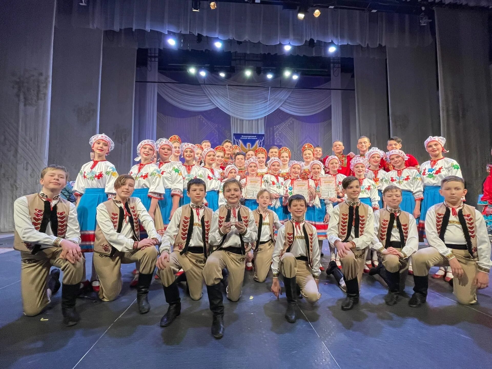 Заинск улыбка коллектив. Руководитель хореографического ансамбля. Хореографический коллектив виктория зеленоград. Заинск улыбка коллектив. Хореографический коллектив лик набережные челны.