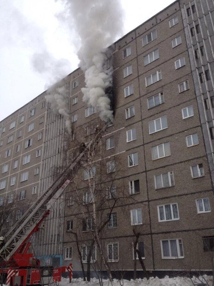 01. Пожар екатеринбург сейчас е1. Пожар на широкой речке в екатеринбурге. Пожар на улице щорса в екатеринбурге. Квартал федерация екатеринбург пожар.