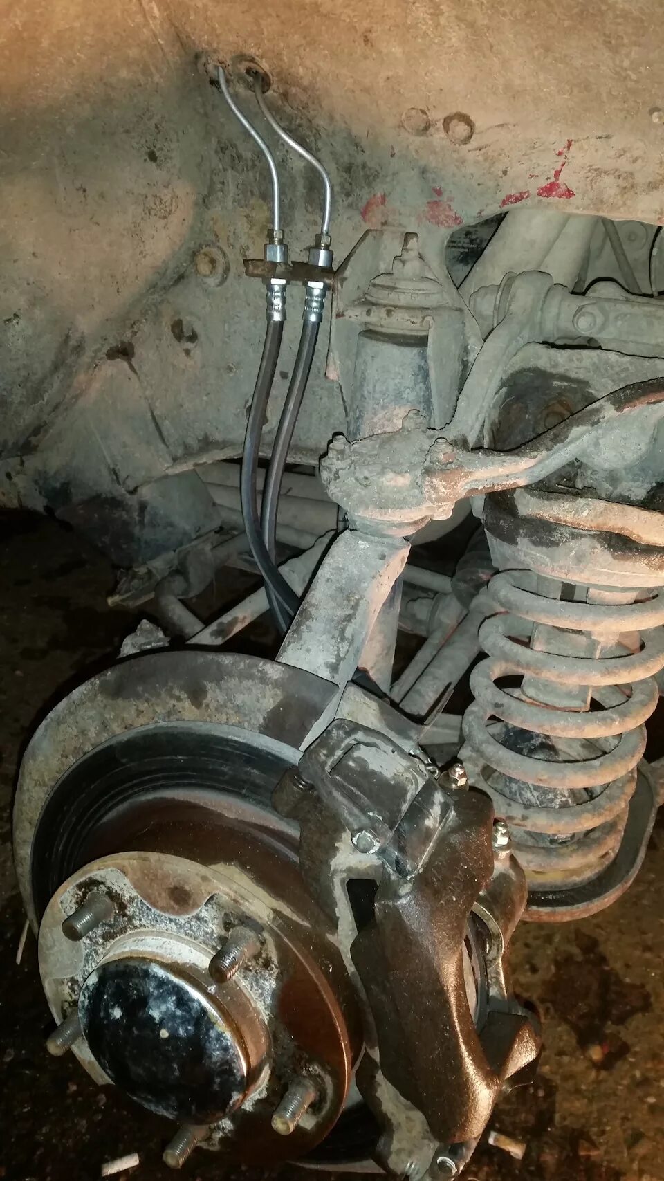 Как поменять суппорт на ниве. Передний суппорт нива 2121. Передний суппорт нива 21213. Как поменять суппорт на ниве. Система передних тормозов нива 21213.