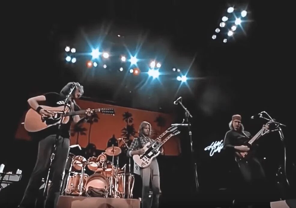 Отель калифорния в исполнении. Отель калифорния иглз 1977г слушать. Иглс отель калифорния видео. Иглз отель калифорния 1977г. Отель калифорния исполнял скорпионс ?.