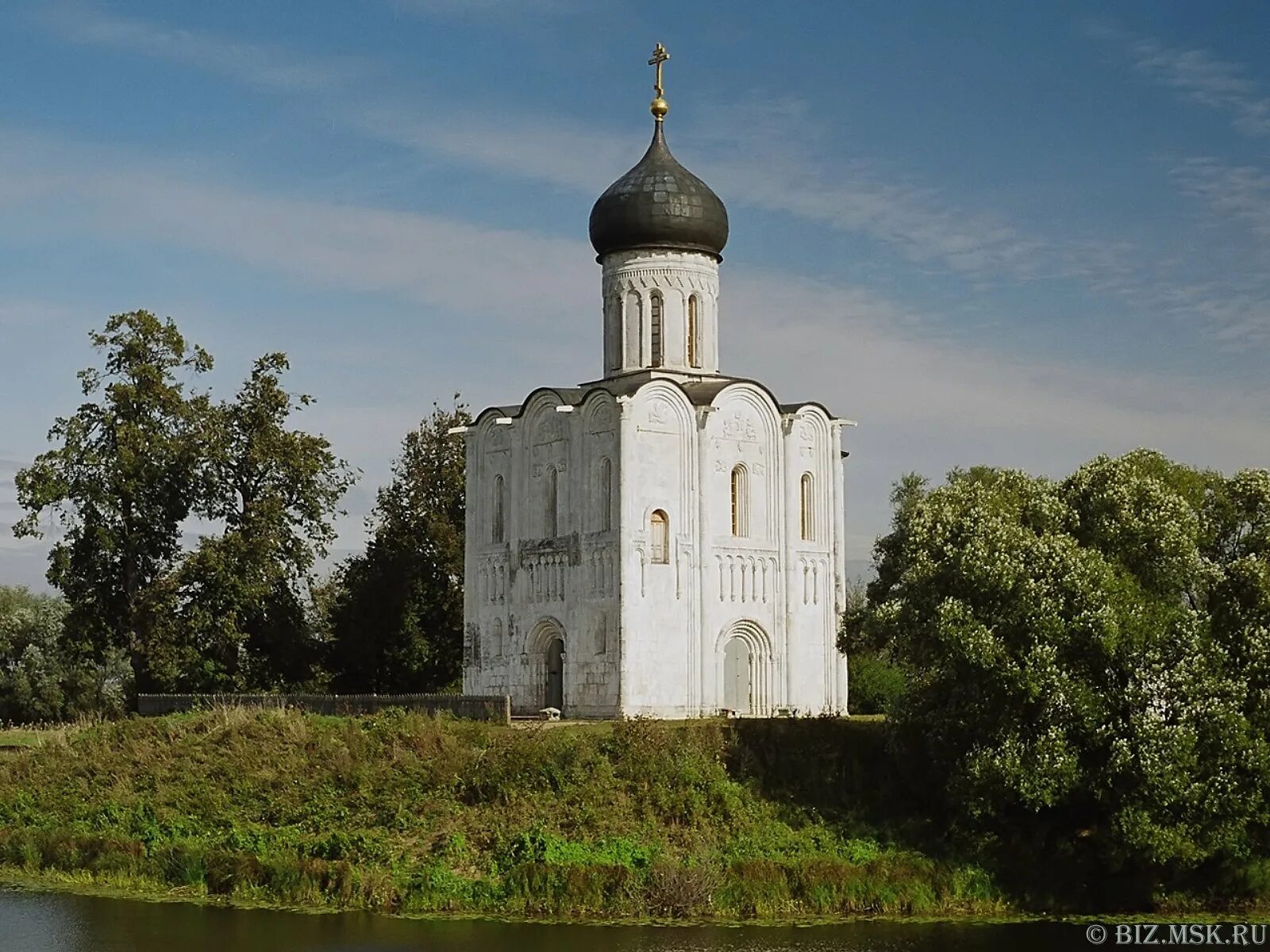 Храм Покрова на Нерли. Храм Покрова на Нерли во Владимире. Церковь Покрова на Нерли 1165. Храм Покрова на Нерли во Владимире 12 век.