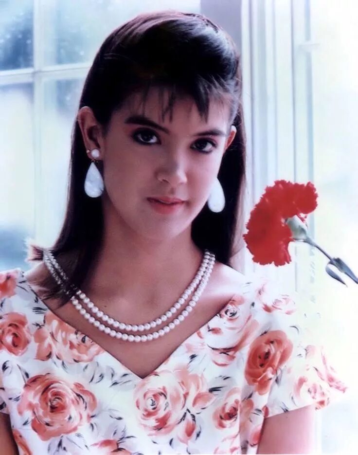 Phoebe cates