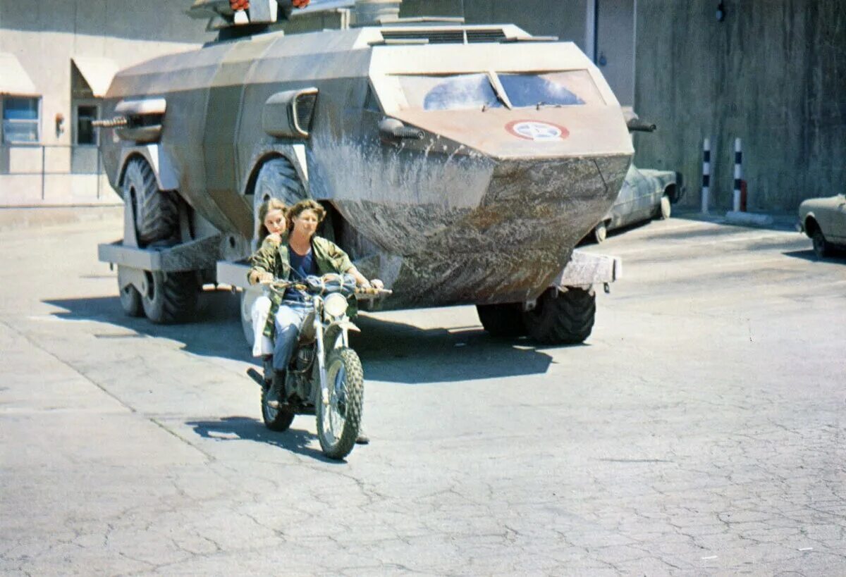 долина проклятий книга. долина проклятий желязны книга. долина проклятий 1977. долина проклятий. долина проклятий роджер желязны.