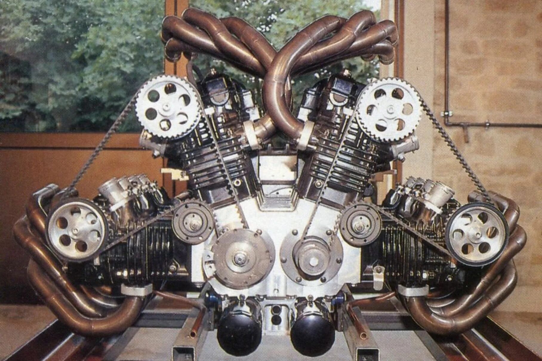 Bugatti veyron двигатель w16. Vw w12 engine. Мотор w12 ауди. Двс w. Двигатель ауди w12 6.