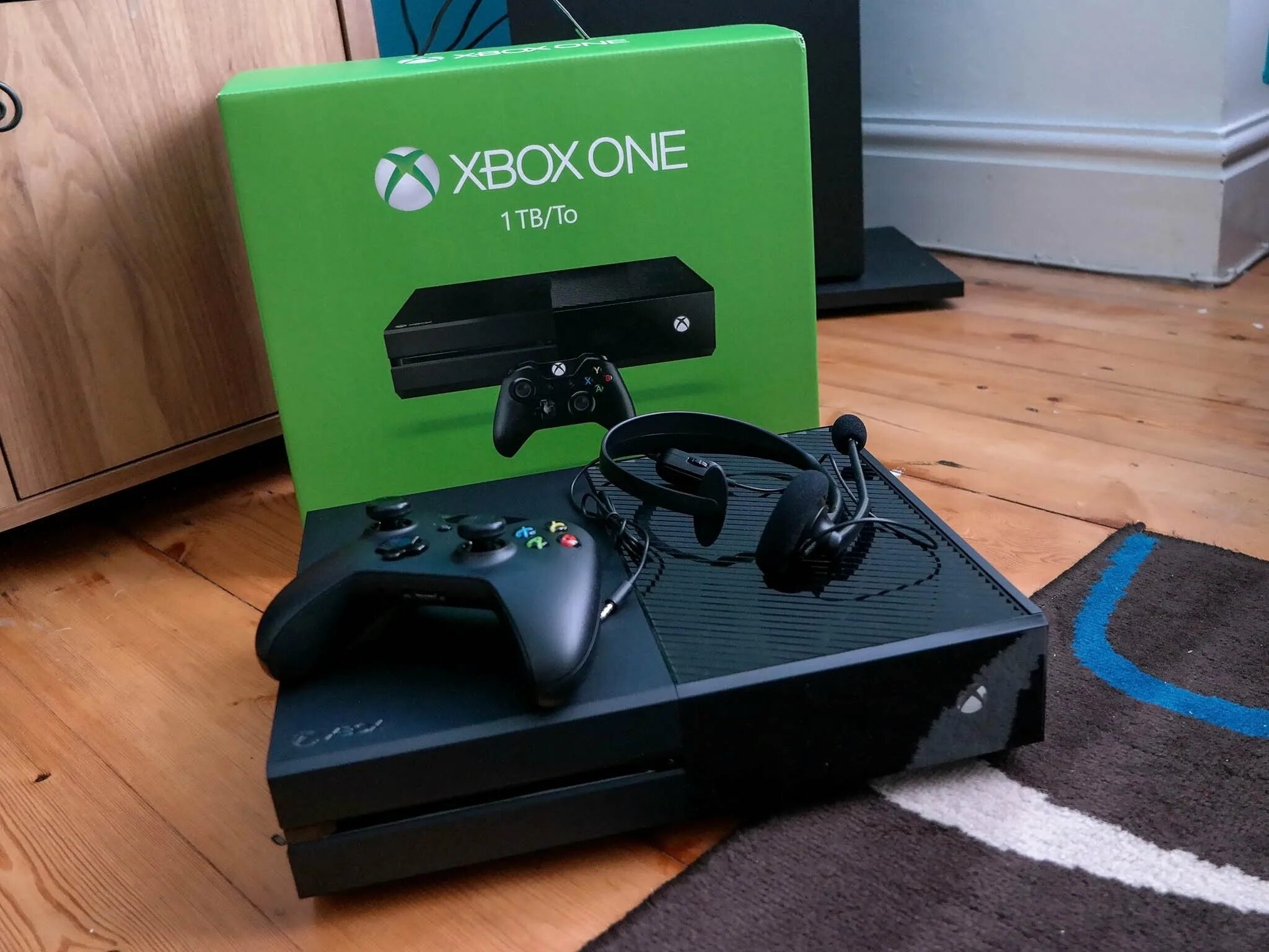 Xbox c. Xbox one 1. игровая приставка xbox one. xbox one s 2tb. xbox x 1 tb.
