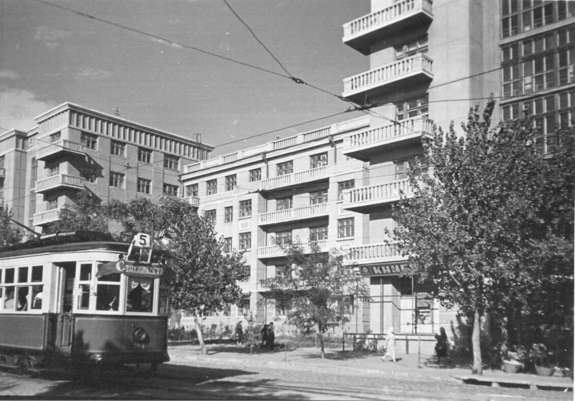 Ростов на дону 1990. Цум ростов на дону. Ростов на дону 1990. Советские фото ростова на дону. Ростов-на-дону 70-е.