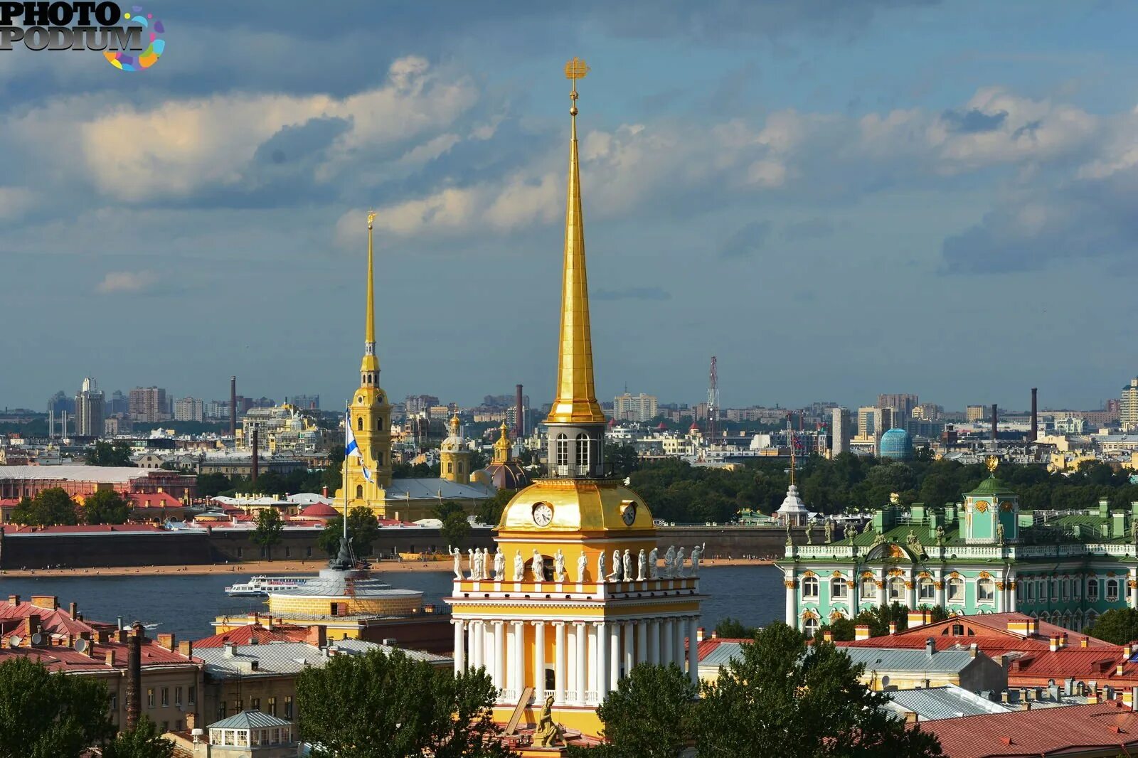 Шпиль в петербурге. Шпиль Адмиралтейства в Санкт-Петербурге. Питер шпиль Петропавловской крепости. Адмиралтейство и Петропавловская крепость. Кораблик на шпиле Петропавловской крепости в Санкт-Петербурге.