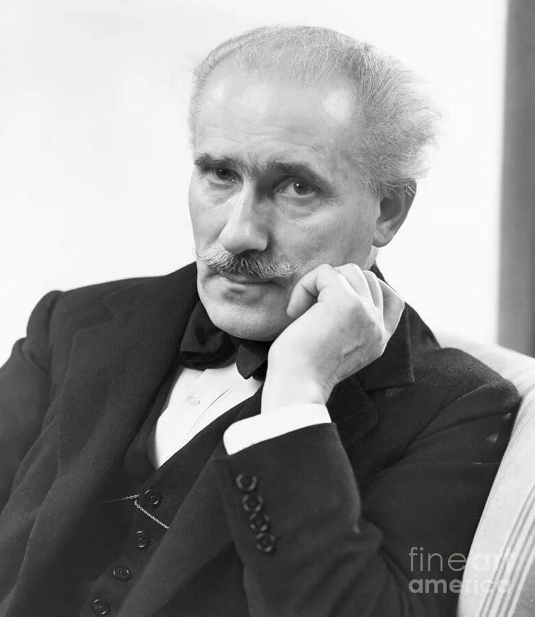 Дирижер артуро тосканини. Артуро тосканини (arturo toscanini) (1867-1957). Артуро тосканини (1867-1957). Артуро тосканини артуро тосканини артуро тосканини. Тосканини артуро портрет.
