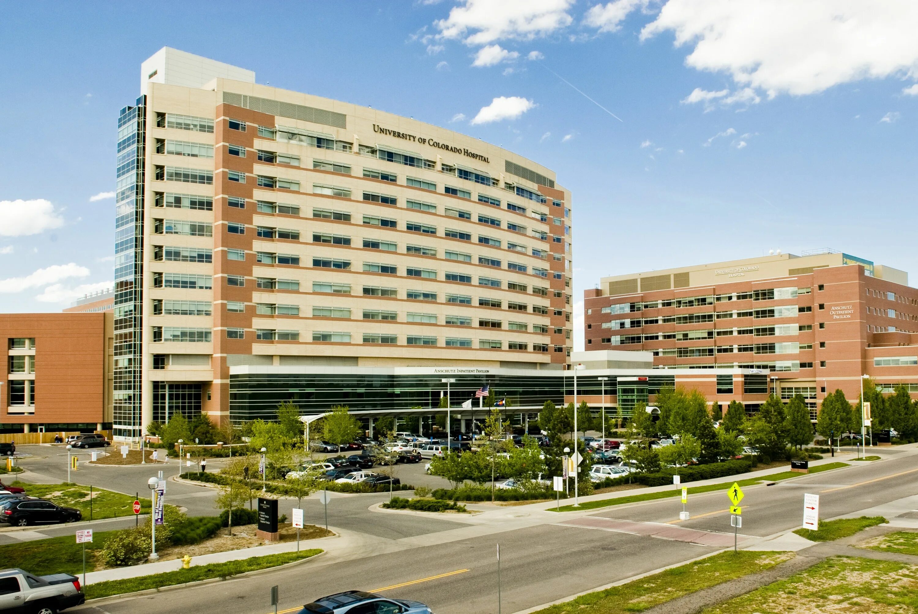 Америка госпиталь. Больница университета Колорадо, Денвер, США. Госпиталь США. Колорадо Денвер университеты. Больница США снаружи.