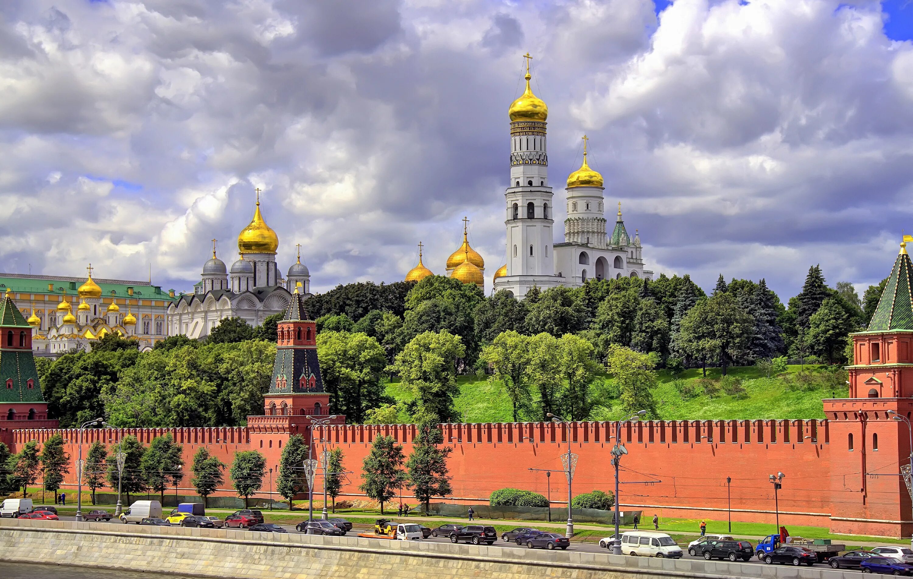 В каком веке был создан памятник кремль. Ансамбль московского кремля. краснокаменный московский кремль. кремль москва. памятники архитектуры москвы московский кремль.
