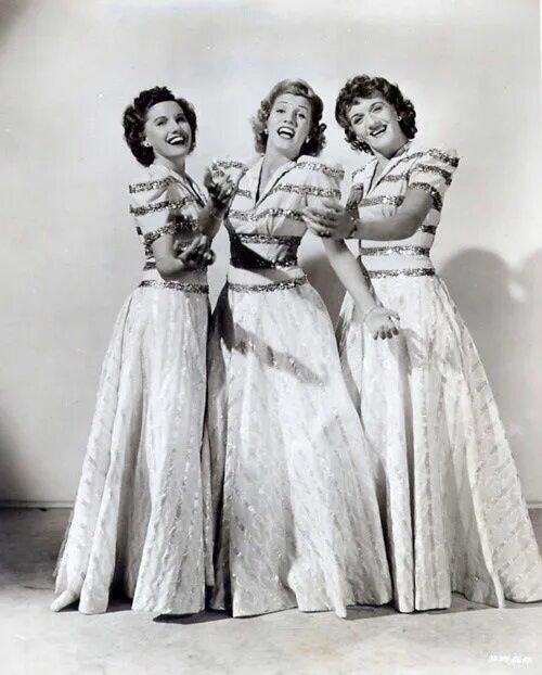 Патти Эндрюс. Эндрюс Систерс. The Andrews sisters фото. Патти в старости сестры Эндрюс.