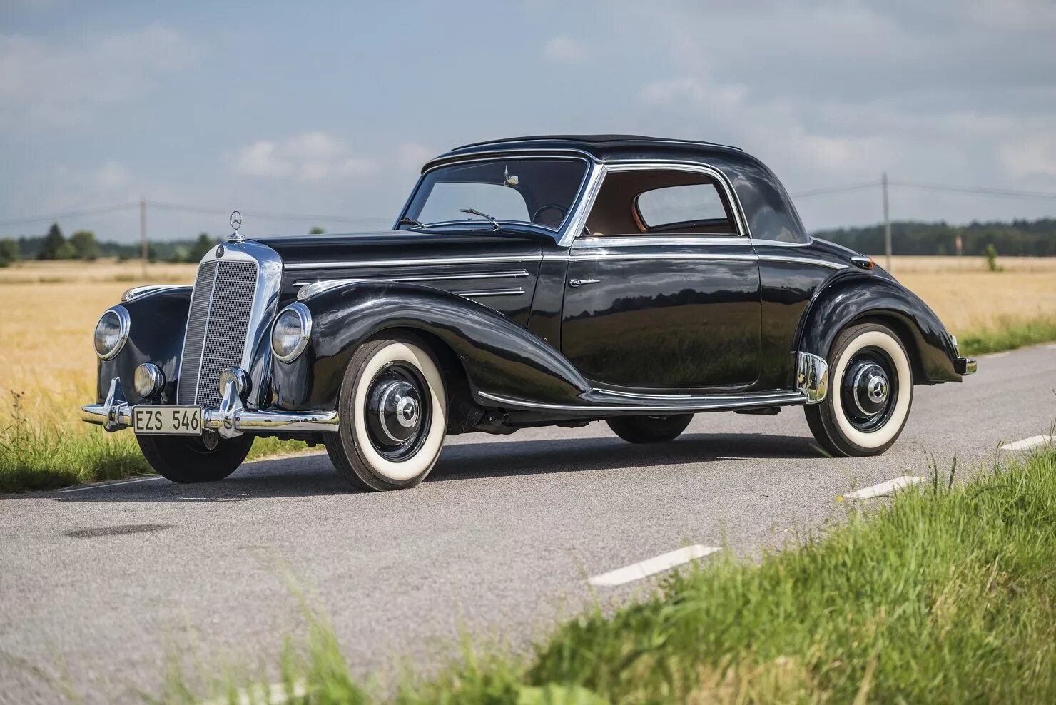 Мерседес 1951 года. Mercedes-Benz 220 (w187). Mercedes 220 w187. Mercedes-Benz 220 w187 (1951). Мерседес Бенц w 187.