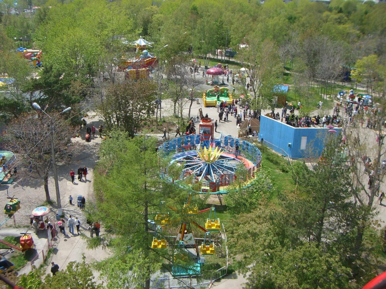 Городской парк гагарина южно-сахалинск. Сахалинск парк. Парк имени юрия гагарина южно сахалинск. Сахалинск парк. Сквер памяти аллея южно-сахалинск.