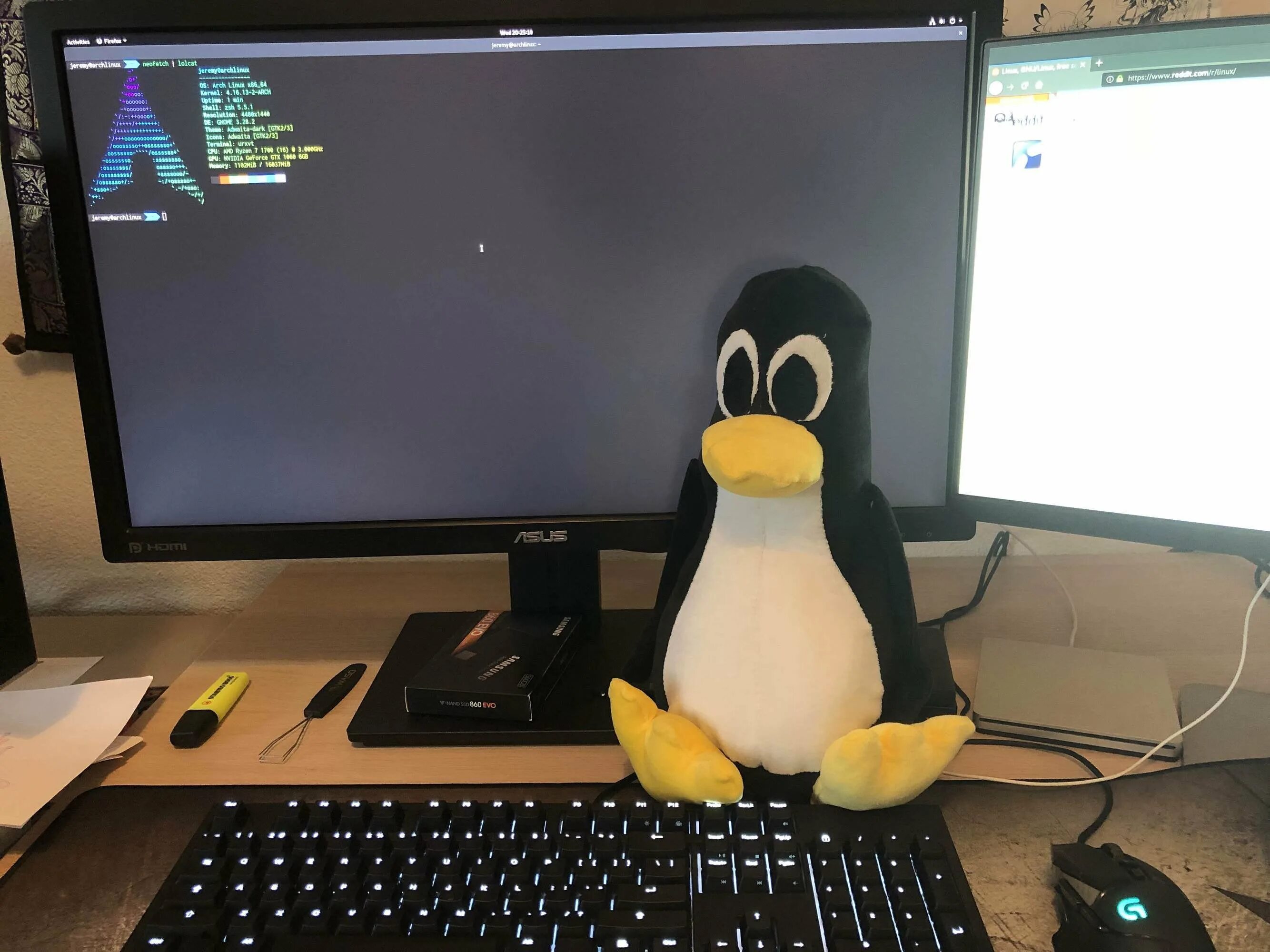 R linux. Базик линукс. linux интересные хранители экрана. g32285r линукс.