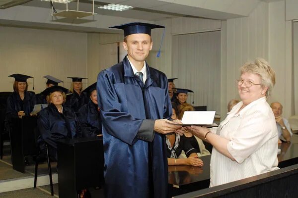 Диплом магистратуры мгу. Выпускной спбпу. Пожарная сигнализация гранд магистр 1а. Костюм выпускника вуза. Магистр 1.