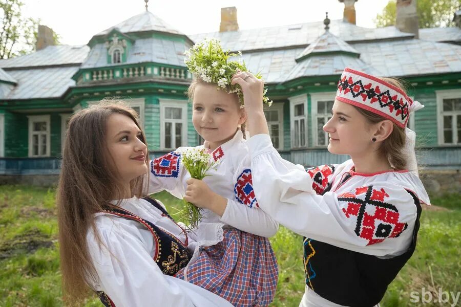 Экскурсии в беларусь из москвы. Белоруссия туризм. беларусь для туристов. туристы в белоруссии. ностальгический туризм белоруссия.