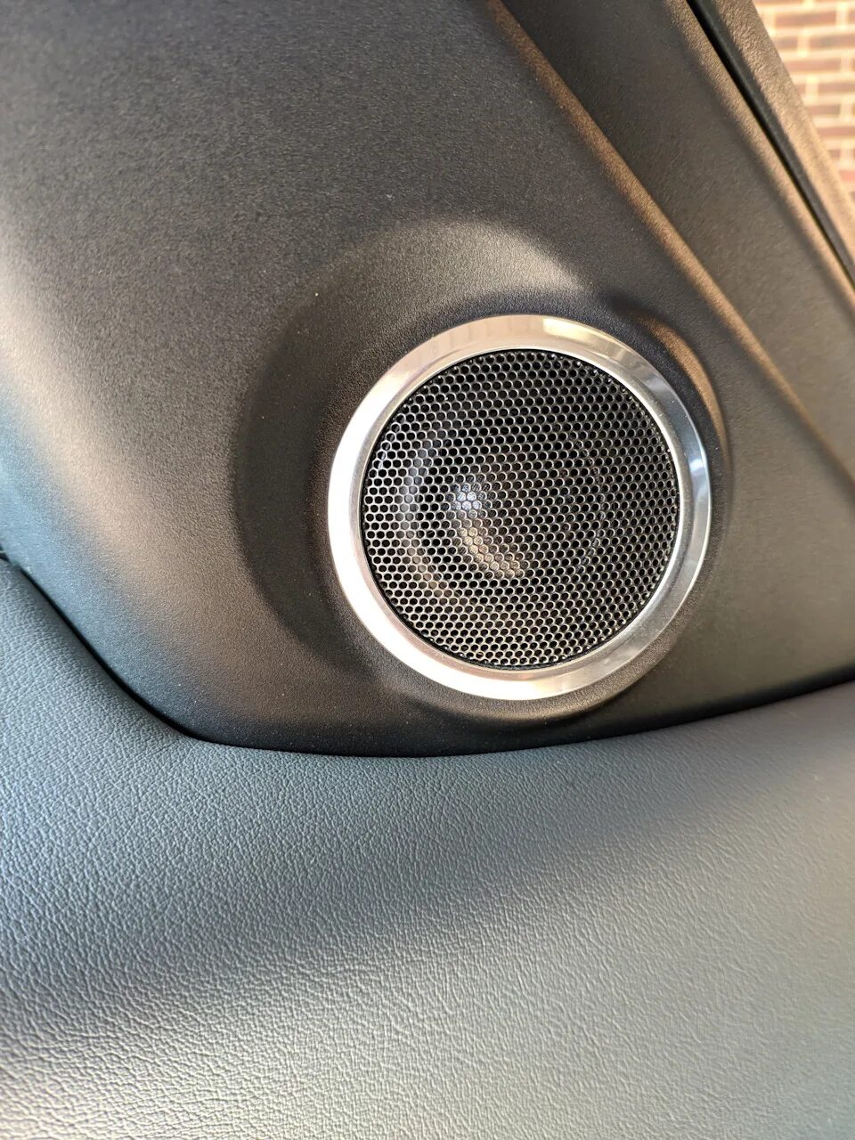 Динамики range rover. Динамики range rover sport. Land rover xqm500300 динамик. Акустика рендж ровер. Динамики range rover.