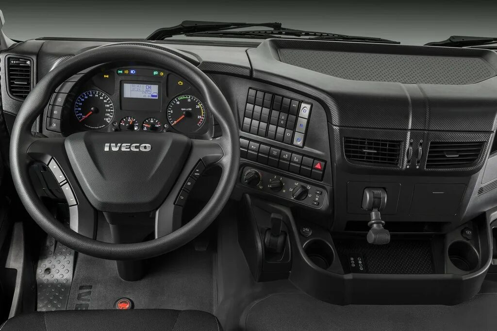 Iveco Stralis 2021 салон. Iveco Stralis 2017 салон. Iveco Daily 2020 кабина. Iveco Truck 2021. Ивеко дейли приборы