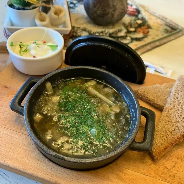 серые щи вологда. щи с говядиной. серые щи крошево великий новгород. щи серые вологодские. серые щи вологда.