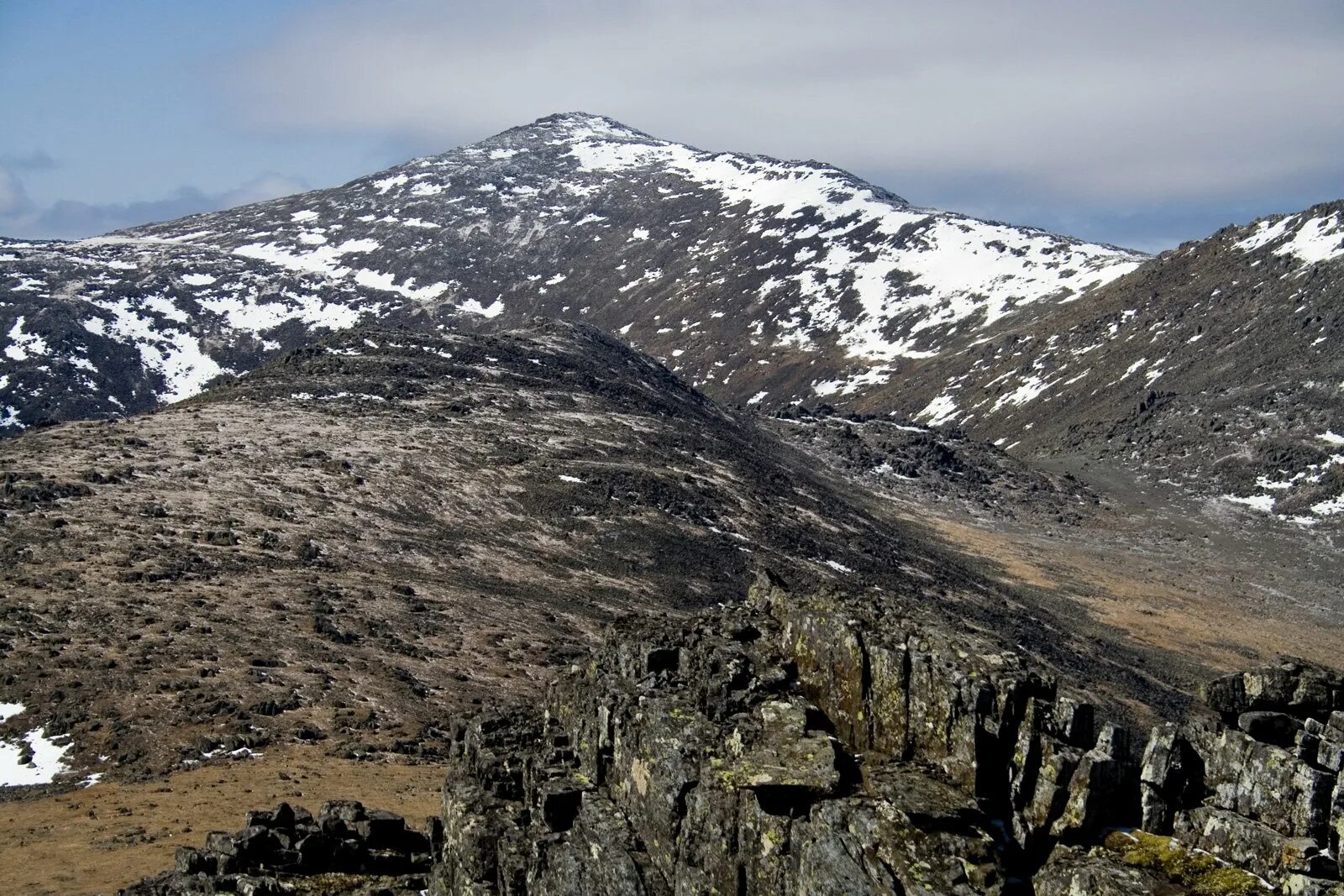 гора денежкин камень урал. денежкин камень гора. денежкин камень гора. денежкин камень гора. североуральск гора денежкин камень.