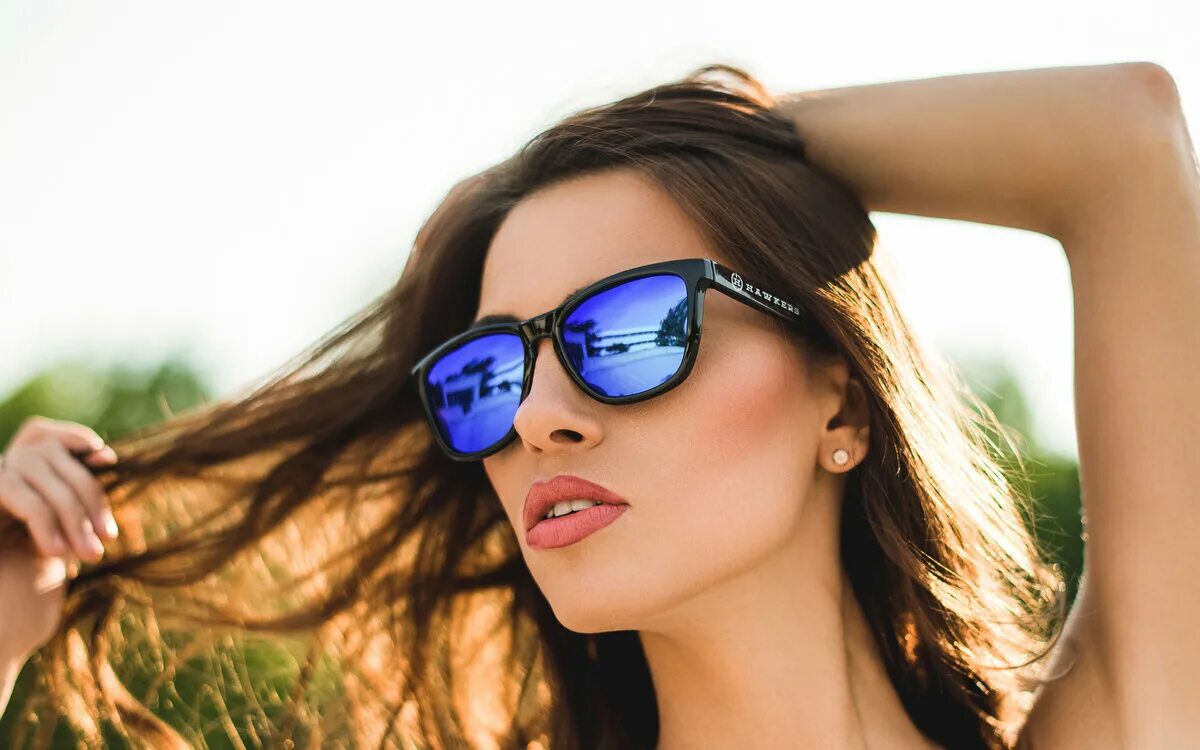 Ира Абдуланова. Девушка в солнечных очках. Солнцезащитные очки. Красивые девушки в солнцезащитных очках. Красивые авка девушек