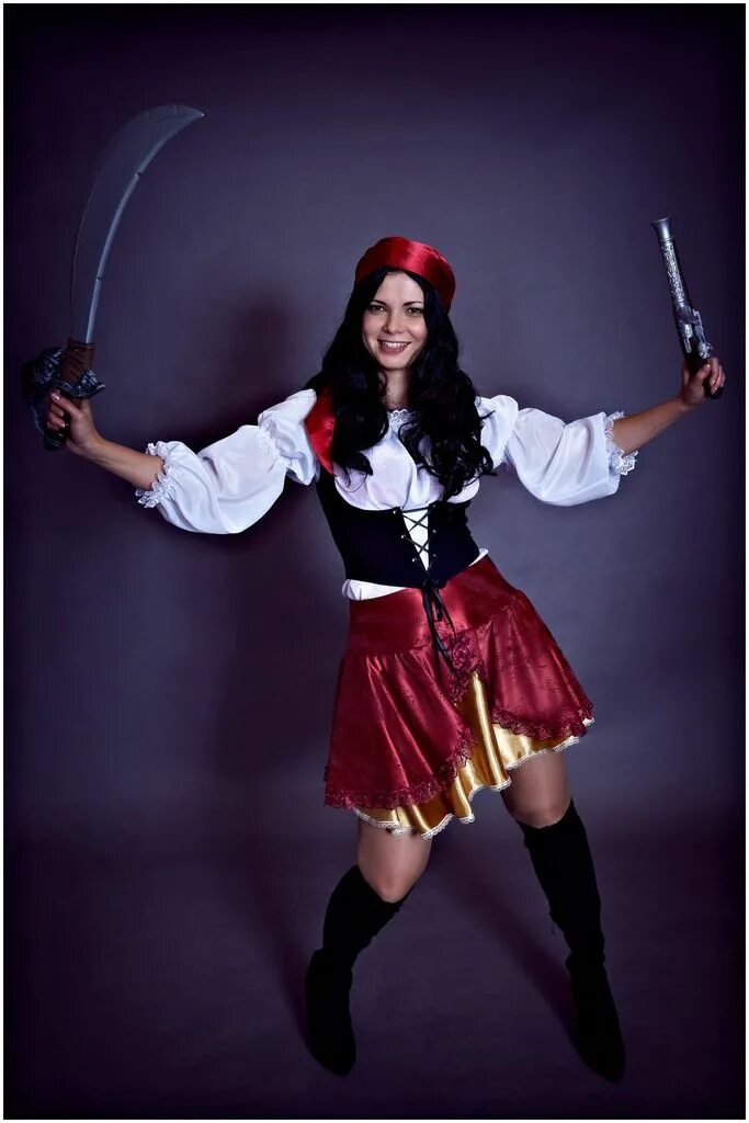 Костюм атаманши для женщины. Новогодний костюм атаманши. Костюм разбойницы из снежной королевы. Бременские музыканты атаманша. Костюм бандитки разбойницы.