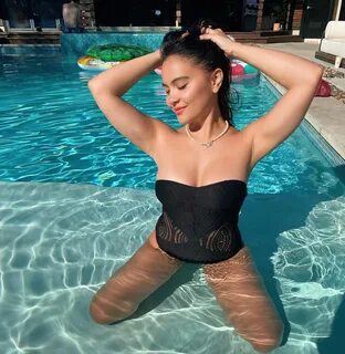 Stella Hudgens Looks Hot in the Pool (5 Photos) .