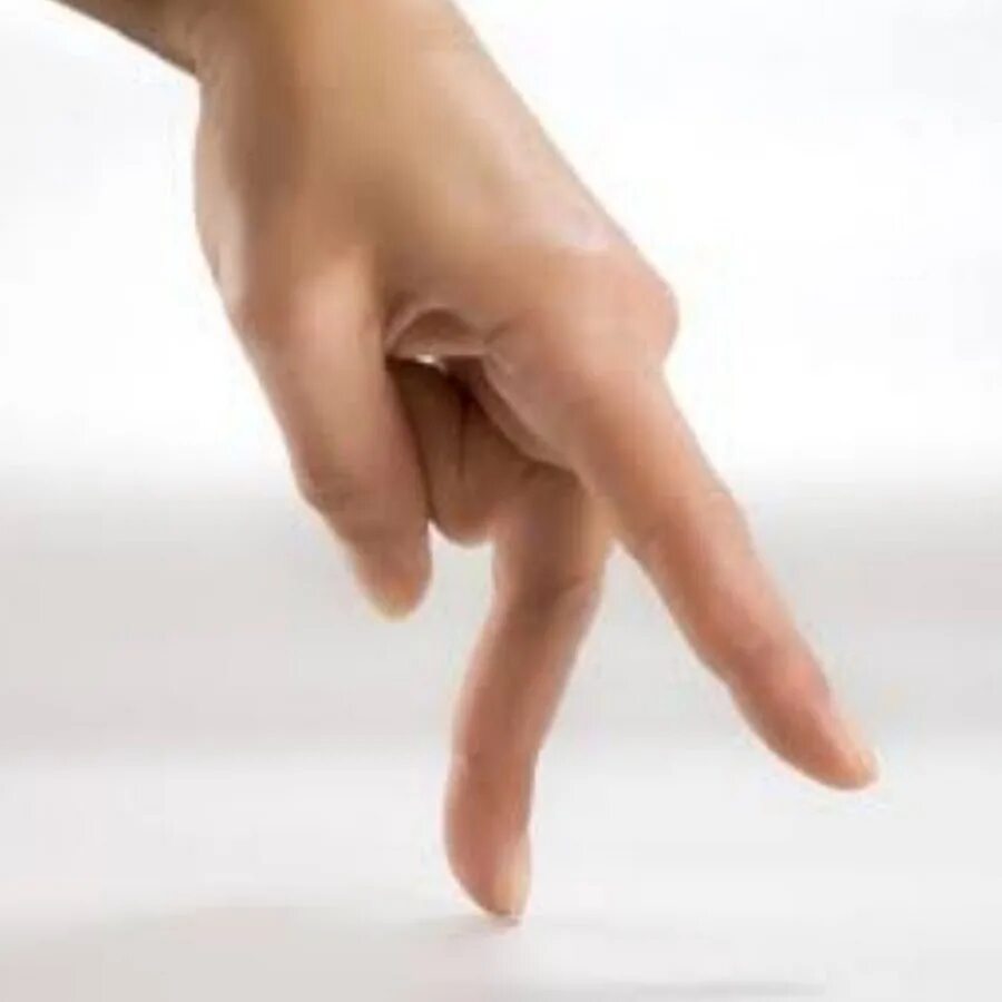 Walking with fingers. Пальцы шагают по столу. Два пальца идут. Пальцы идут. Нежные жесты.