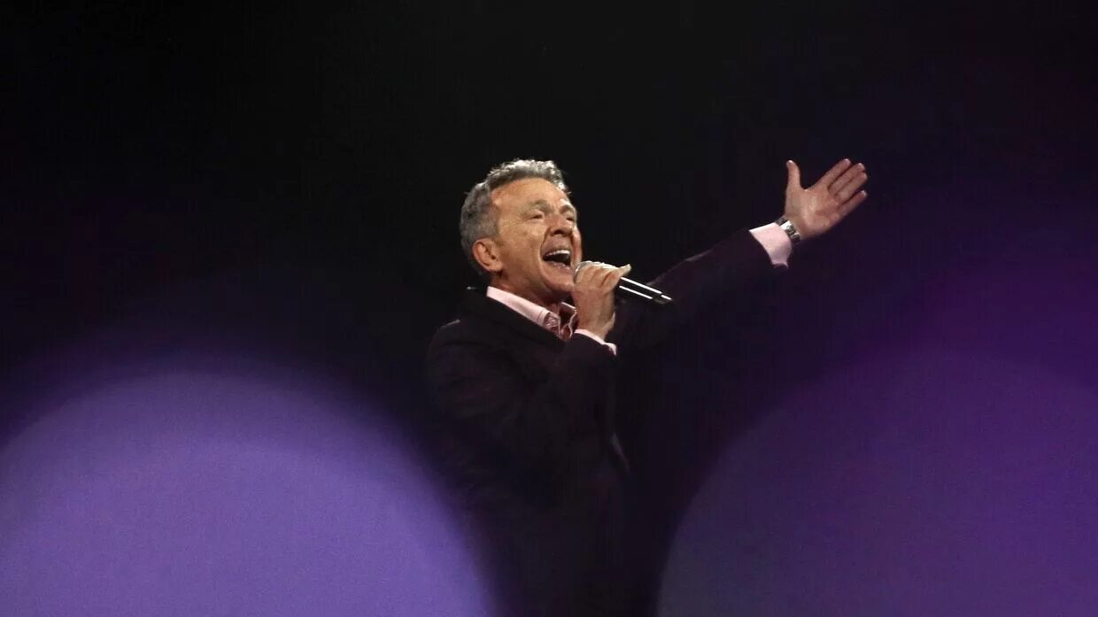 Певец который спел песню бархатные тяги. Питер певец. Итальянские певцы 2022. Jordan smith (musician). Певец который спел песню бархатные тяги.