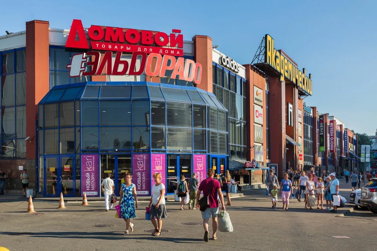 тц голливуд у метро пионерская. тц "международный", ул. трц метро спб. магазин лето в санкт-петербурге на пулковском шоссе. торговый центр метро международная санкт-петербург.