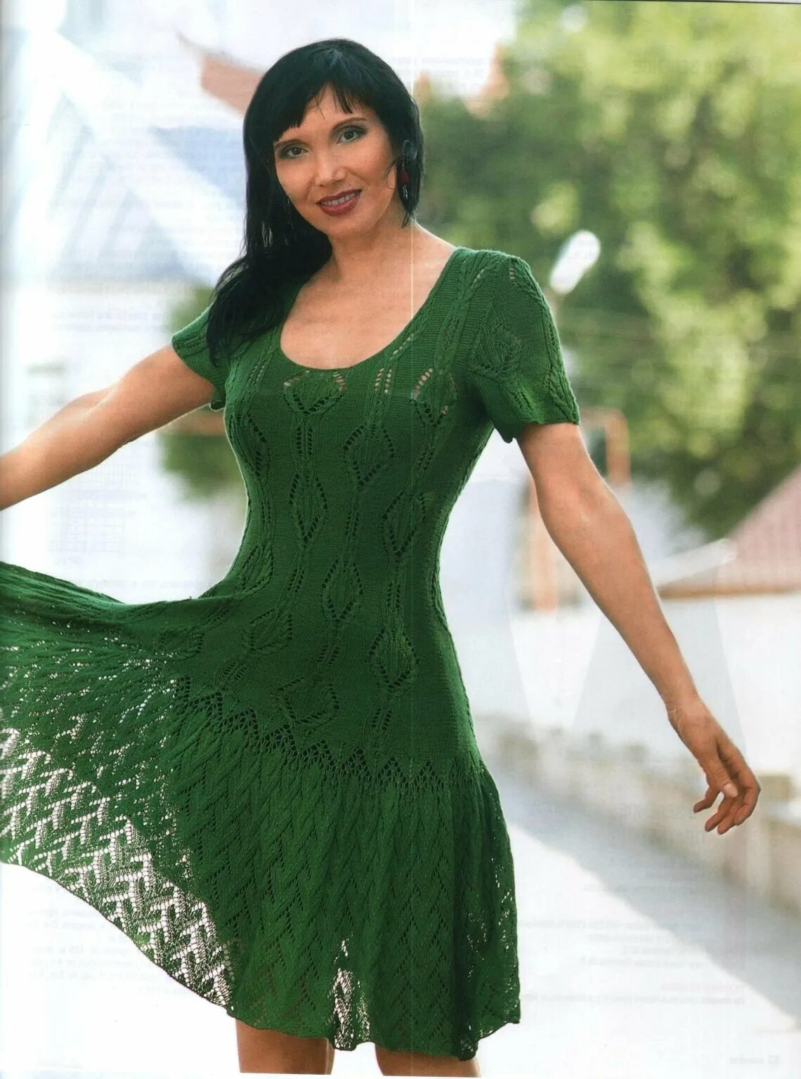 Платье вязаное. Красивые вязаные платья для женщин. Платье ажурное зеленое вязаное. Зеленое платье. Красивые платья спицами