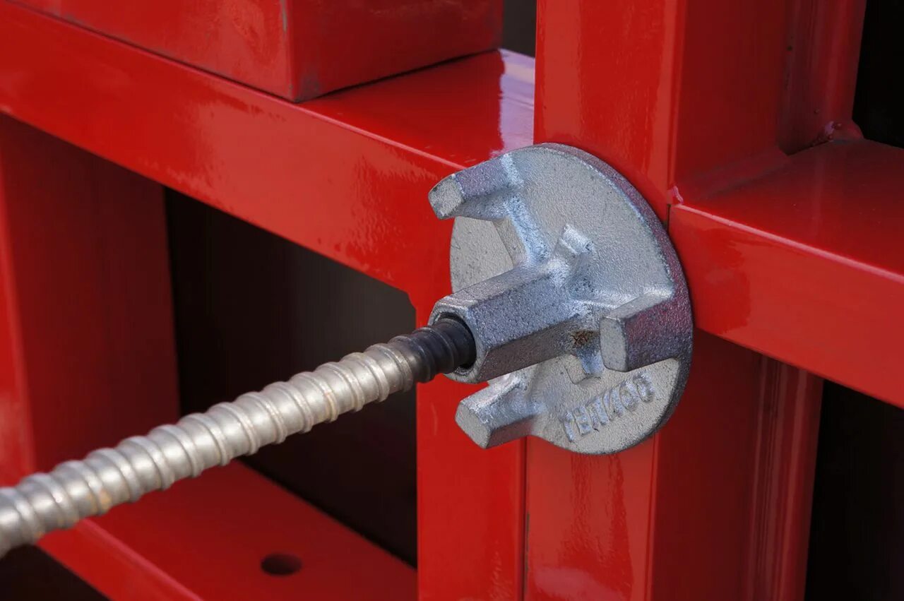 Универсальная стяжка для несъемной опалубки пеноплэкс. Стяжки для опалубки. Стяжка несъемной опалубки пеноплэкс. Винт стяжной ф17 l1. Стяжки для опалубки.