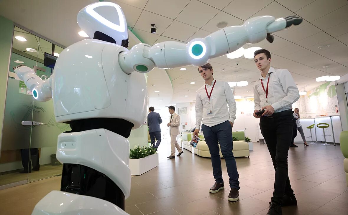 Пермский робот промобот. Робот полицейский промобот. Робот promobot. Российская компания роботов. Консьерж робототехники.