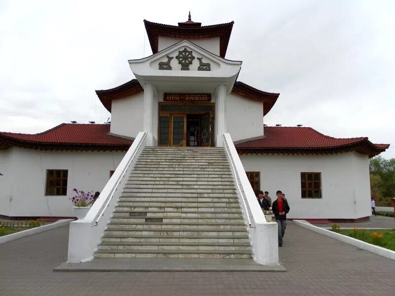 республика тыва. тыва храм. буддийский храм цеченлинг кызыл. буддийский храм «цеченлинг». буддийский храм цеченлинг кызыл.