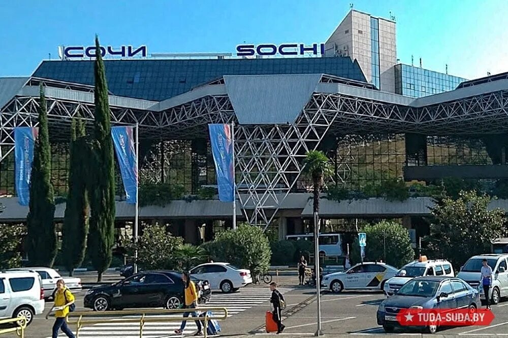 Аэропорт адлер города сочи. Отель у аэропорта адлера. Аэропорт сочи фото. Номер аэропорта в адлере. Гостиница аэропорт адлер.