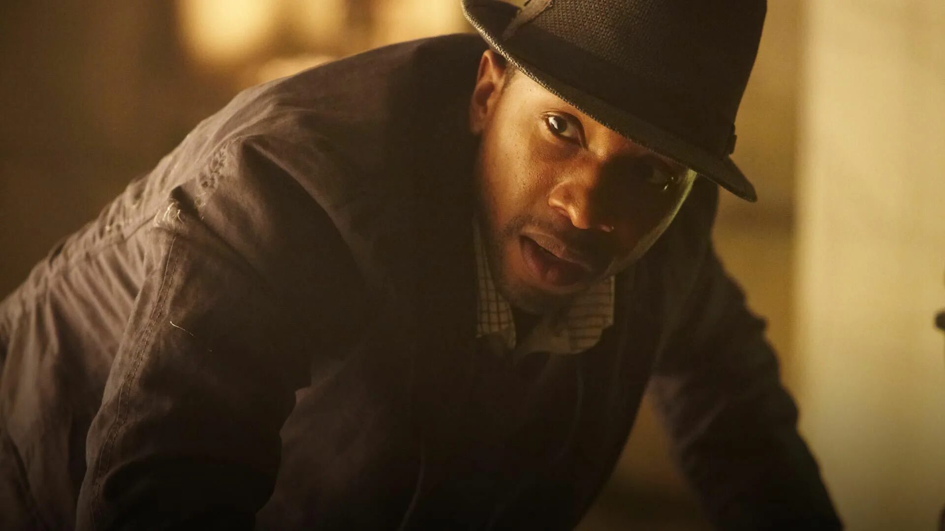 Мертвая комната уилки коллинз. Человек в черном коллинз. Элиот несс миша коллинз. Уилл смит лвч 1. Человек в черном коллинз.