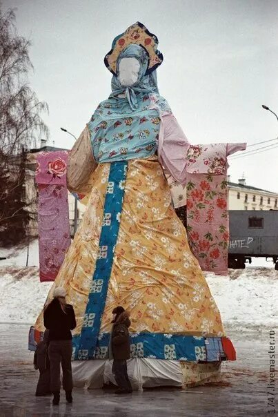 Каркас для масленицы. Чучело масленицы боярыня. современная масленичная кукла. костюм чучела масленицы. одежда для чучела масленицы.