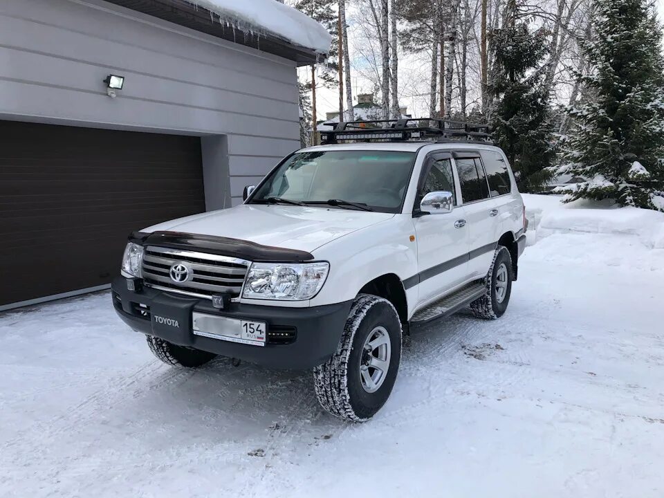 Авито ленд крузер б у. Toyota Land Cruiser 100. Land Cruiser 105 GX. Тойота ленд Крузер 105 дизель механика араб. Toyota Land Cruiser 105 GX stock.