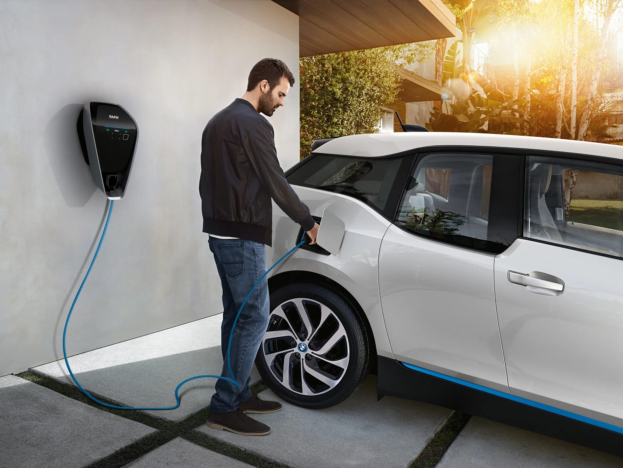 BMW i3 зарядка. Зарядки электромобиля BMW i3. Volkswagen Electric car charge. Электрокар Electric vehicle. Подзаряжаемый гибрид