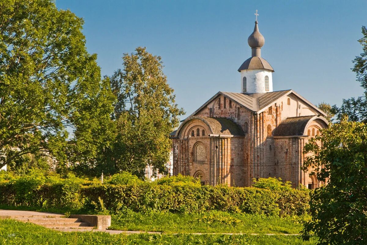 Церковь Параскевы пятницы Великий Новгород. Церковь Параскевы пятницы на торгу в Новгороде. Церковь Параскевы пятницы на торгу (1207 г.). Пятницкая Церковь на торгу. Новгород церковь параскевы